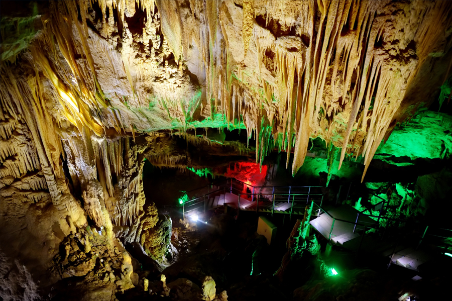 Пещеры Сатаплия и Прометея